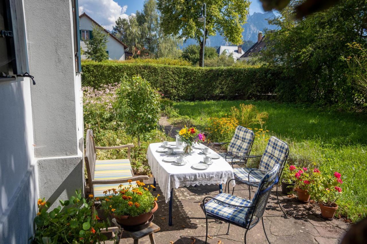 Landhauswohnung mit wildromantischem Garten Füssen Exterior foto